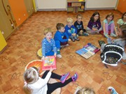 Návštěva školáků ve školce